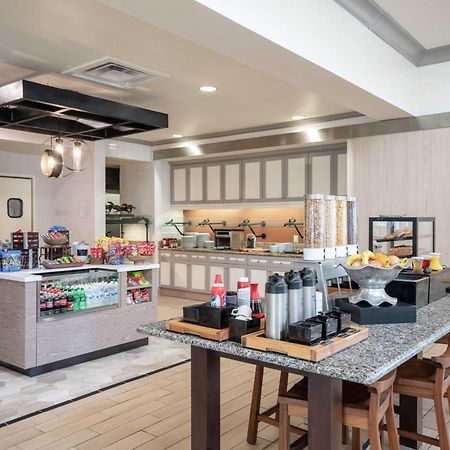 Hilton Garden Inn Louisville East מראה חיצוני תמונה