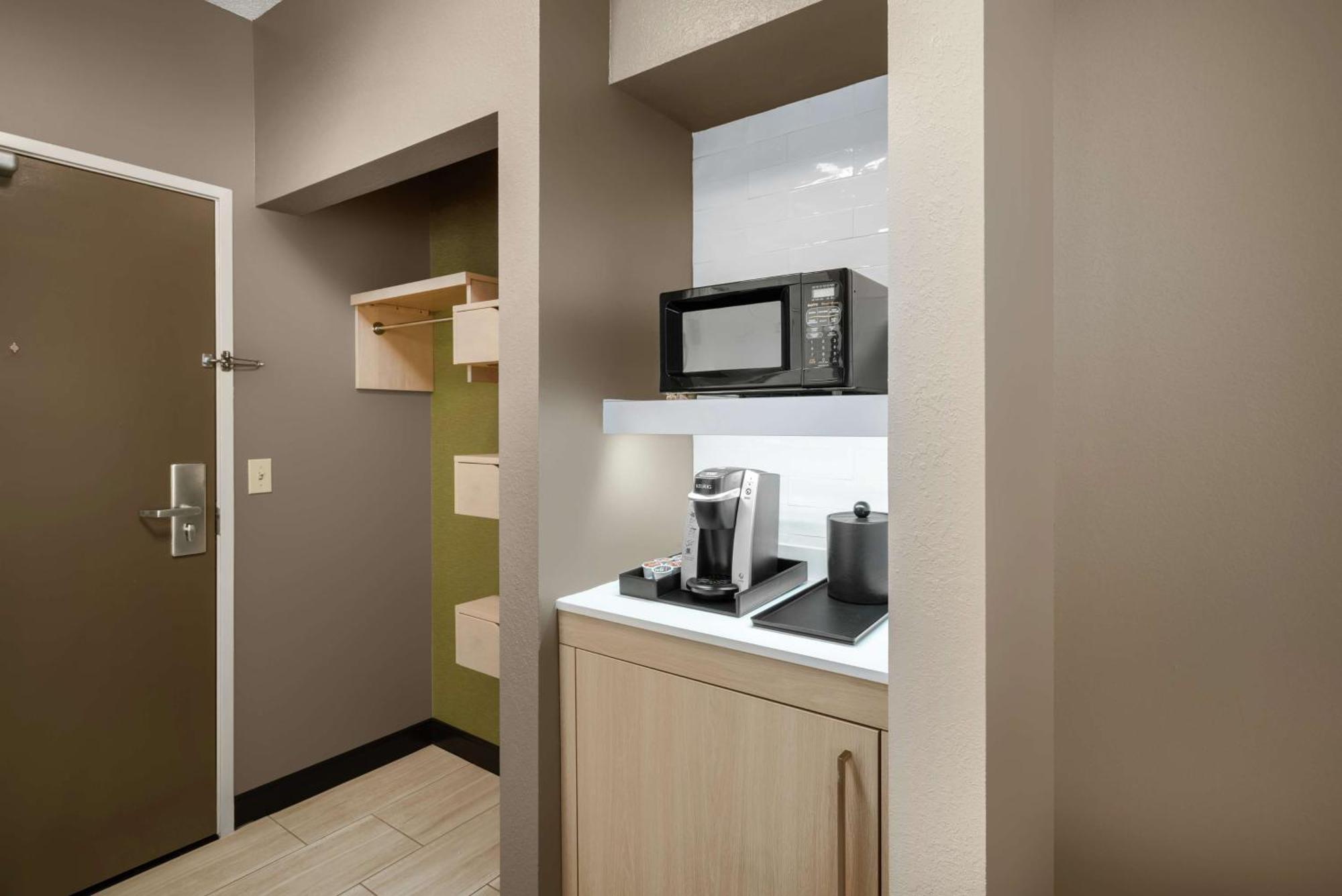 Hilton Garden Inn Louisville East מראה חיצוני תמונה