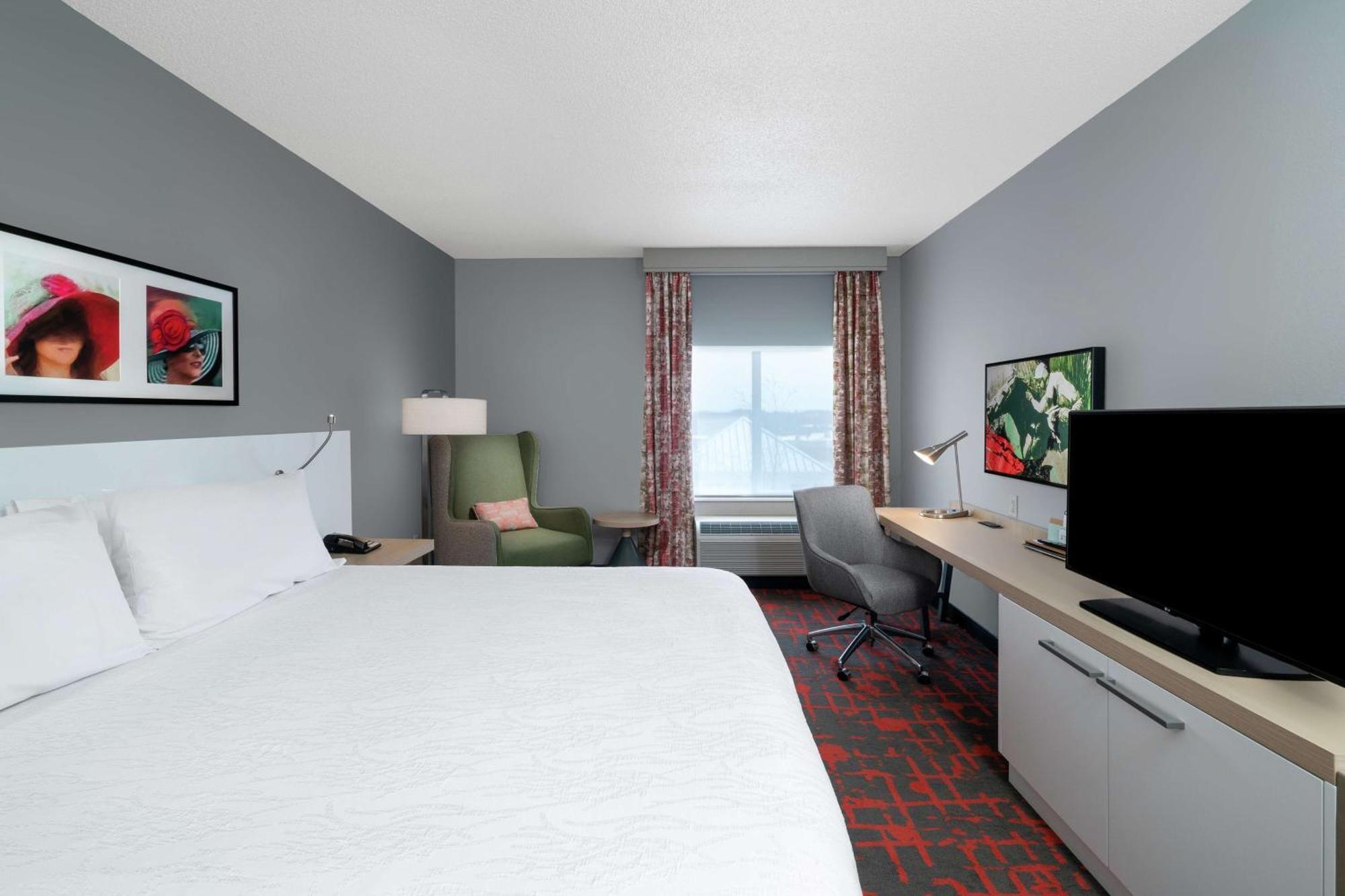 Hilton Garden Inn Louisville East מראה חיצוני תמונה