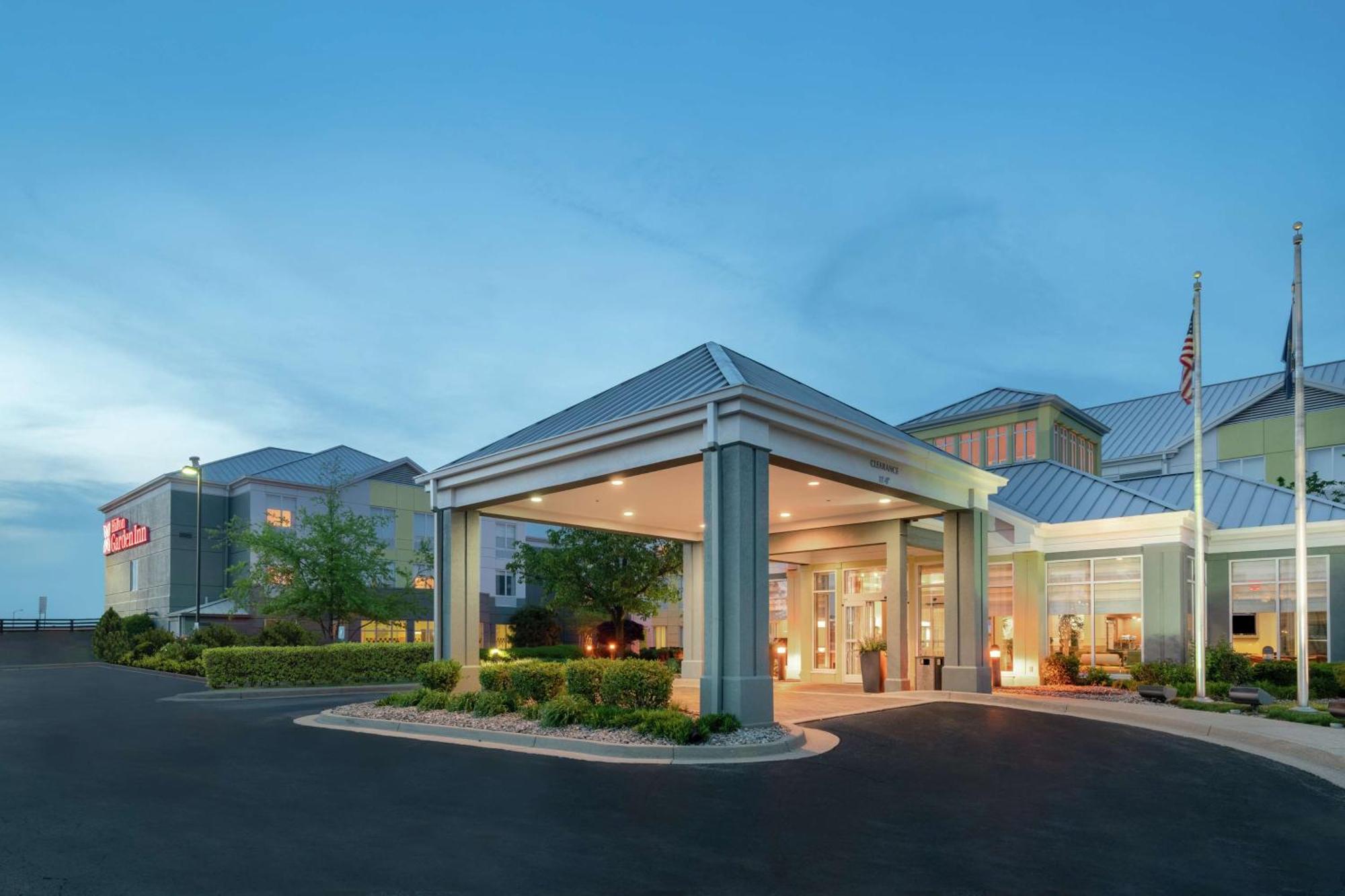 Hilton Garden Inn Louisville East מראה חיצוני תמונה