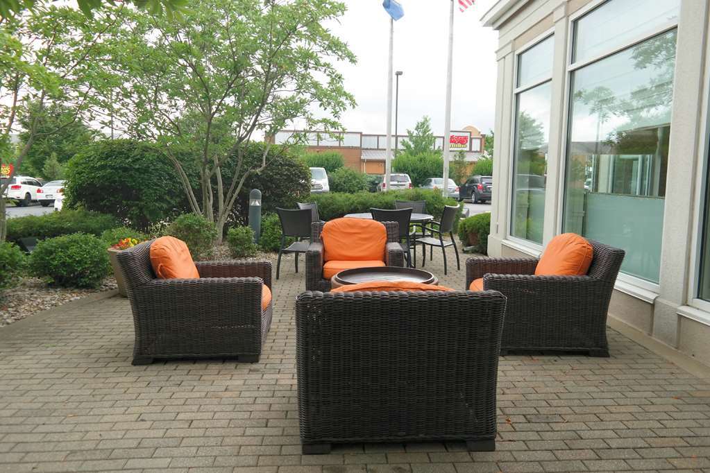 Hilton Garden Inn Louisville East מראה חיצוני תמונה