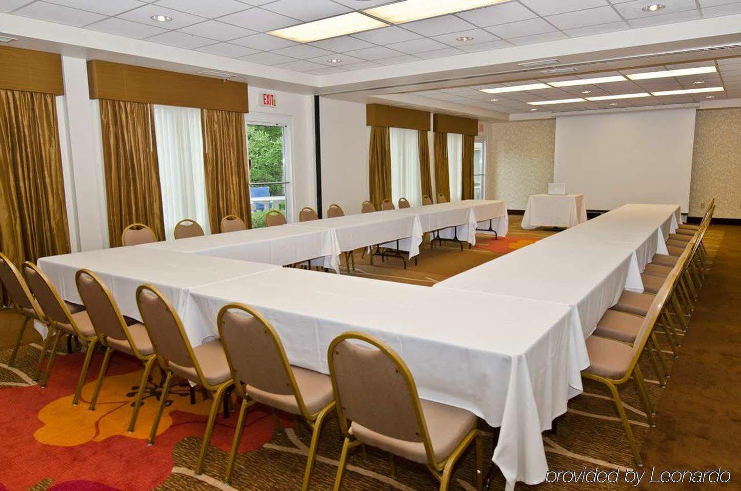 Hilton Garden Inn Louisville East מראה חיצוני תמונה